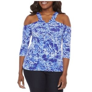 Bold Elements U Neck 3/4 Sleeve Blouse